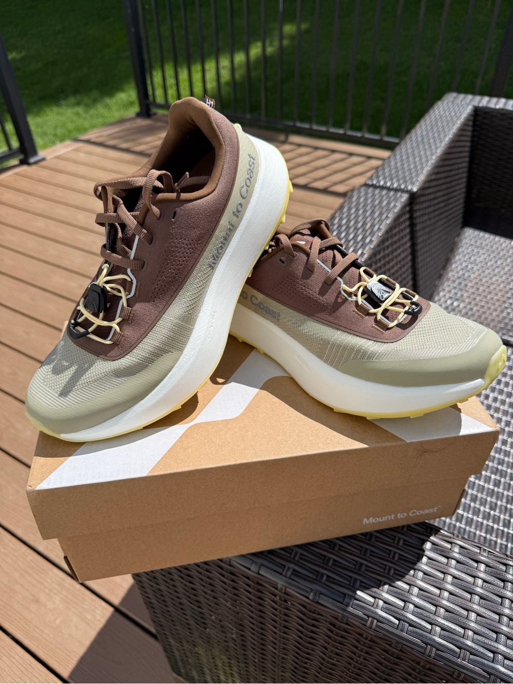 Mount to Coast H1 Women's 9.5 Hybrid Trail Runners Shoes Sneaker